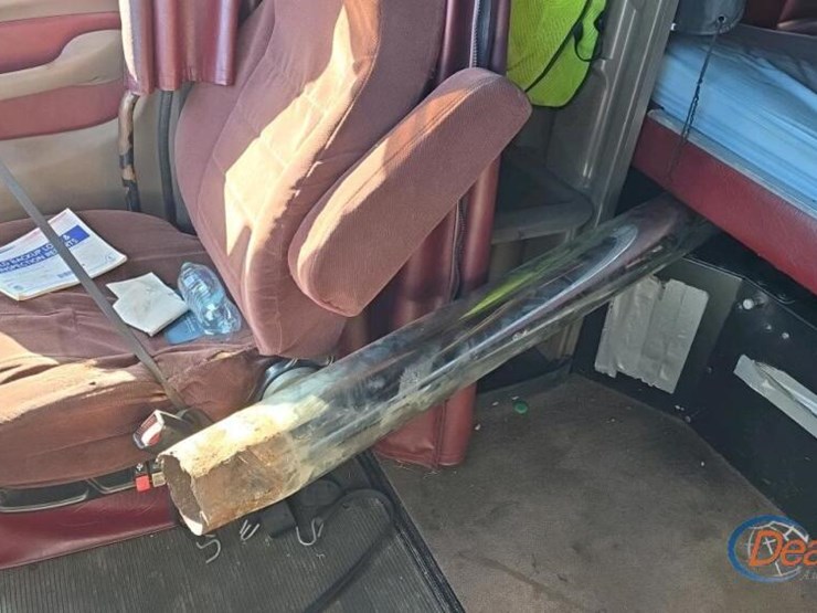 2006-peterbilt-387-image-25