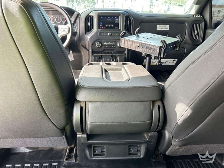 2021-chevrolet-silverado-2500-image-24