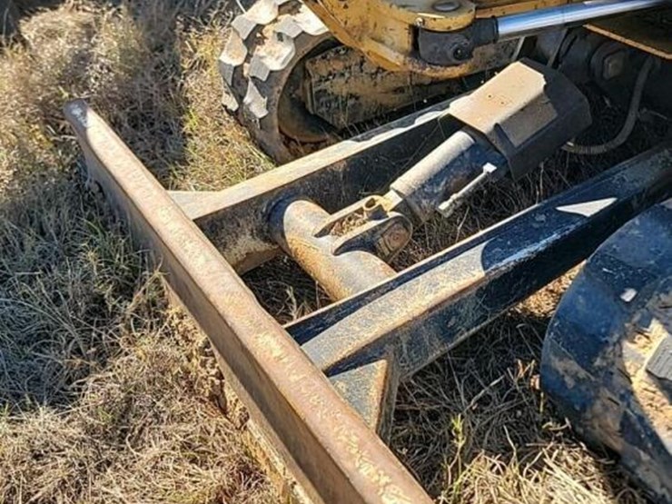 2019-caterpillar-302.7d-image-5