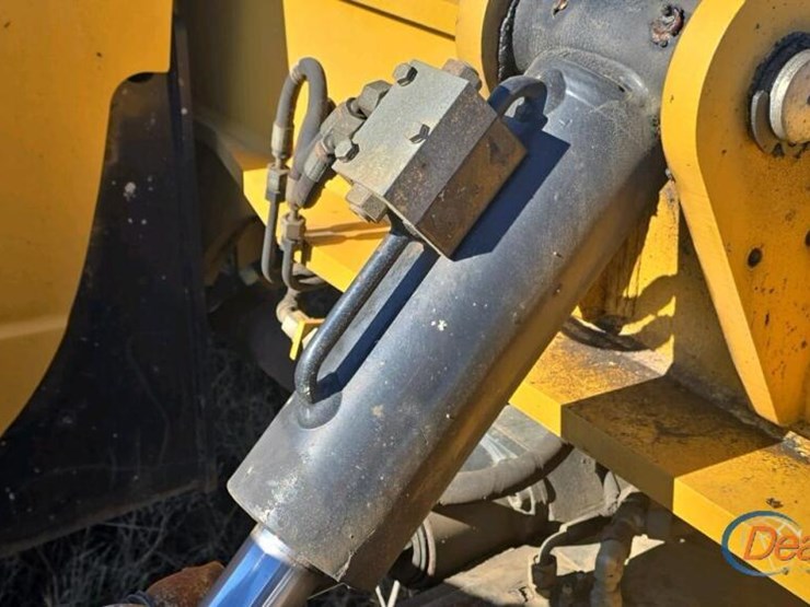 caterpillar-tl642c-image-7