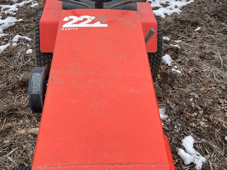 case-222-78-lawn-and-garden-tractor-w/-mower-deck-and-snow-blower-image-11