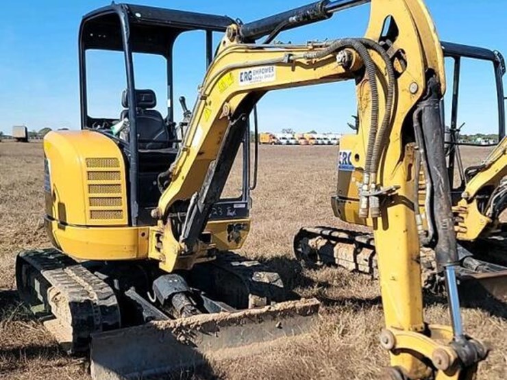 2020-caterpillar-302.7d-image-2