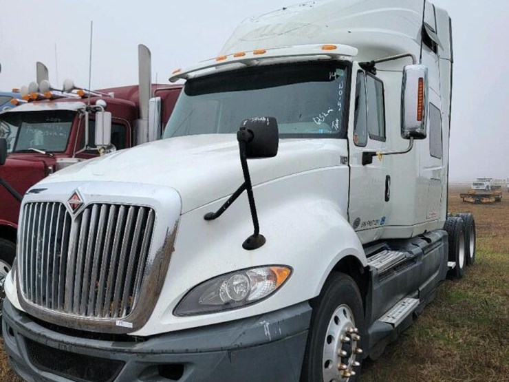 2016-international-prostar-image-1