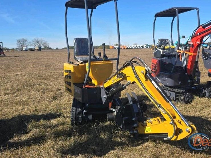 unused-2025-cfg-mx12r-mini-excavator,-s/n-2025x0000129:-15hp-gas-eng.,-bkt.-image-3