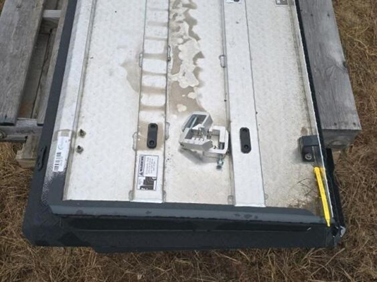 new-mid-panel-truck-bed-topper-image-2