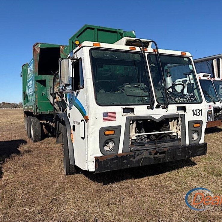 2014 MACK GARBAGE TRUCK, S/N 1M2AU14C2EM001925 (INOPERABLE)