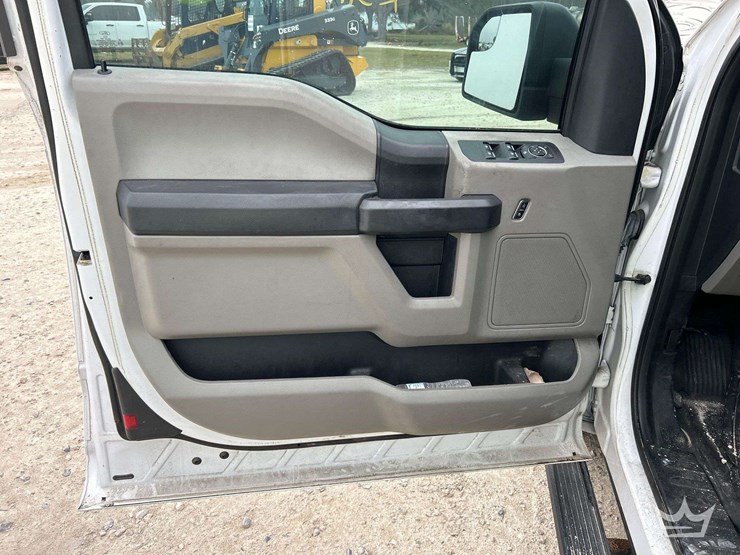 2017-ford-f150-image-11