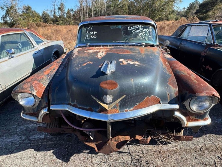 1951-cadillac-fleetwood-image-9