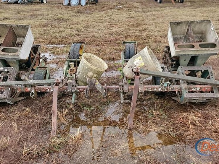 cole-planter-image-1