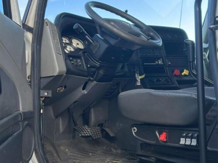 2015-international-prostar-image-20