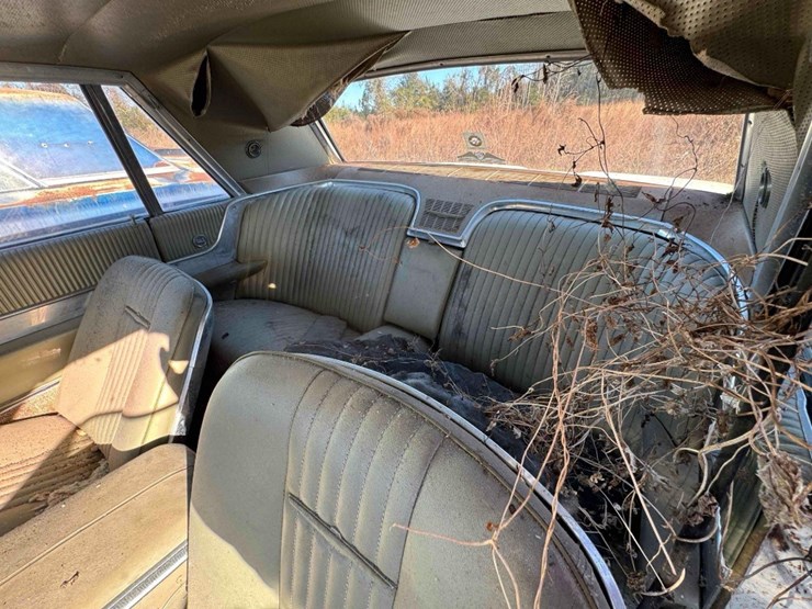 1965-ford-thunderbird-image-10