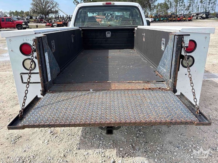 2004-ford-f250-image-14