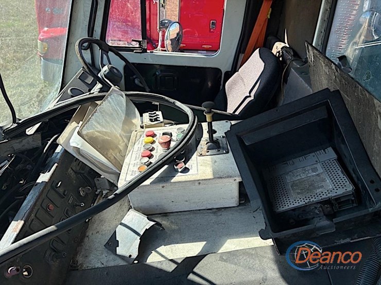 2014-mack-garbage-truck,-s/n-1m2au14c2em001925-(inoperable)-image-10