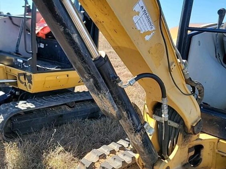 2019-caterpillar-302.7d-image-7