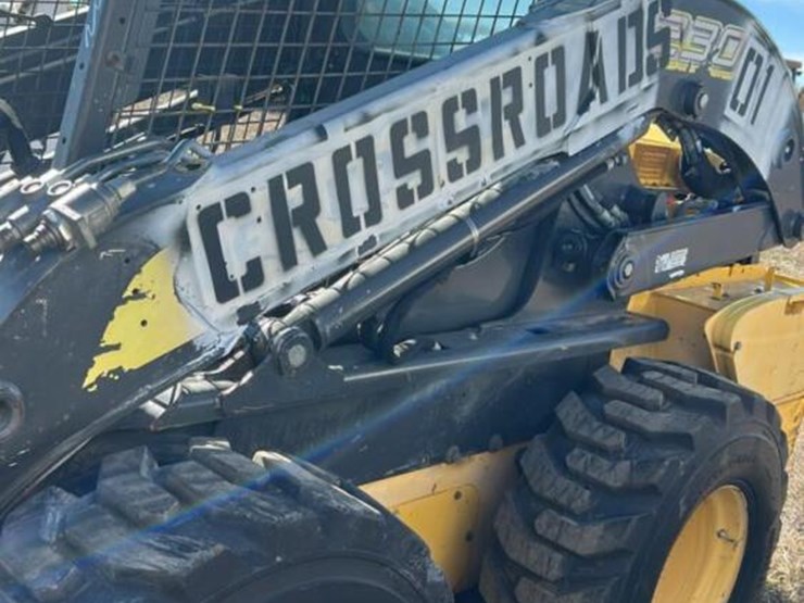 new-holland-l230-image-5