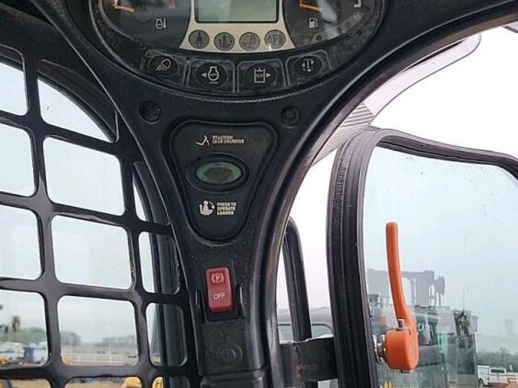 2022-bobcat-t770-image-18