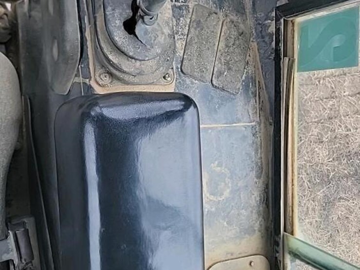 deere-700j-xlt-image-22