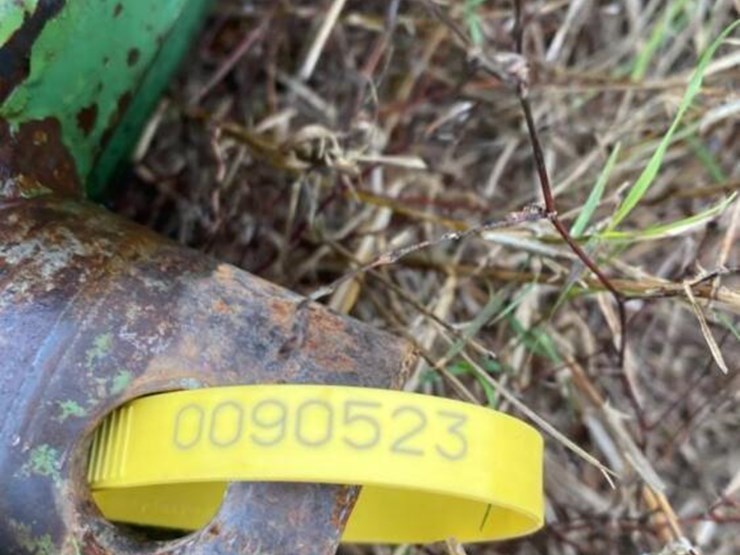 john-deere-220-image-10