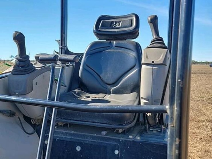 2021-caterpillar-302.7d-image-18