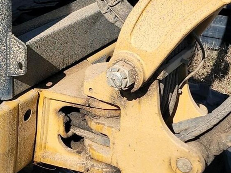 2020-caterpillar-302.7d-image-9