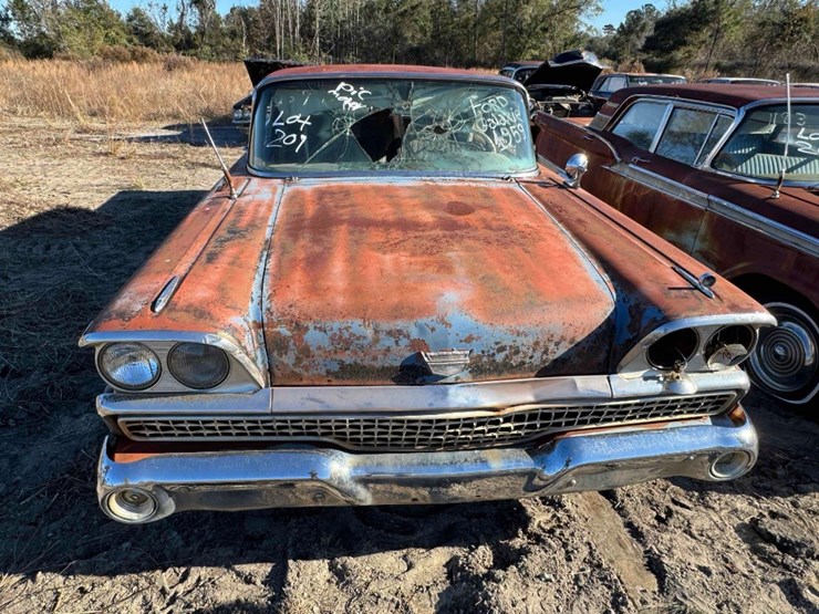 1950-ford-galaxie-image-3