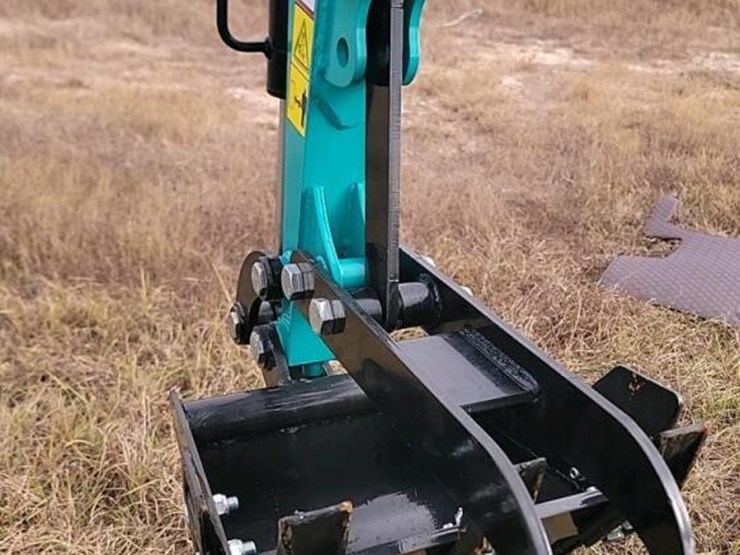 unused-2025-cfg-h15r-mini-excavator,-s/n-20250906w0010:-420cc-gas-eng.,-15"-bkt.,-4x6-tracks,-38.5"-base-image-15