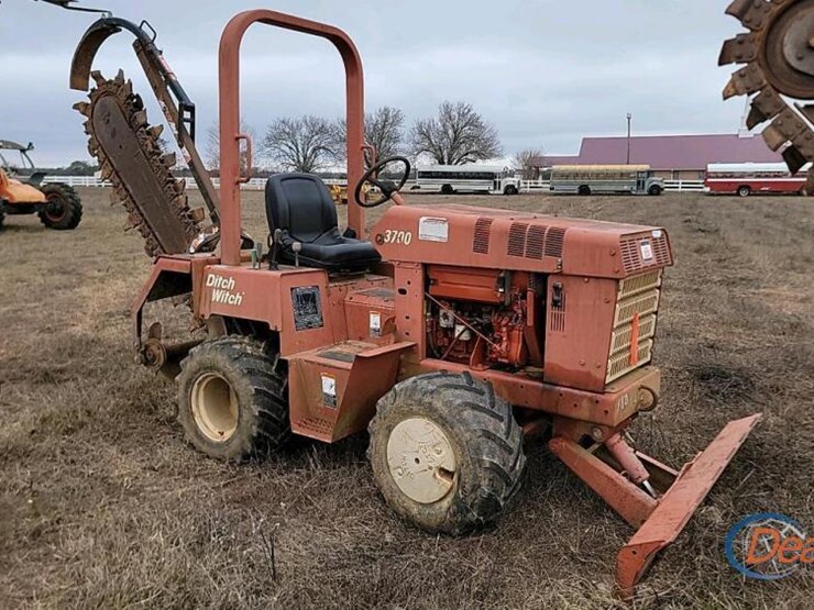 ditch-witch-3700-image-4