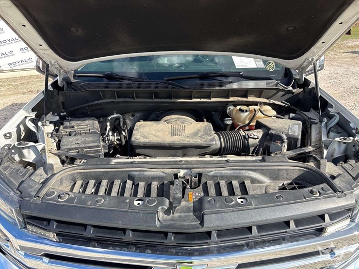 2019-chevrolet-silverado-1500-lt-4x4-crew-cab-pickup-truck-image-11