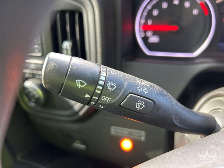 2021-chevrolet-silverado-2500-image-14