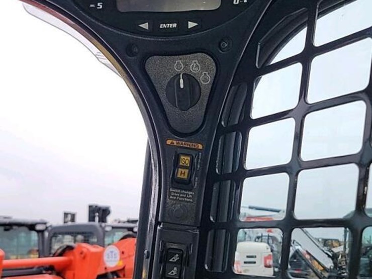 2022-bobcat-t770-image-19