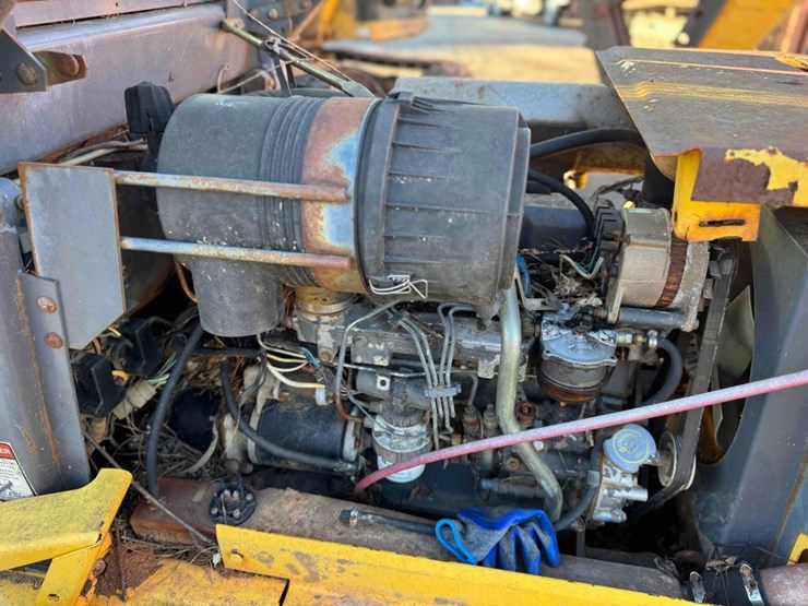 new-holland-ls190-image-8