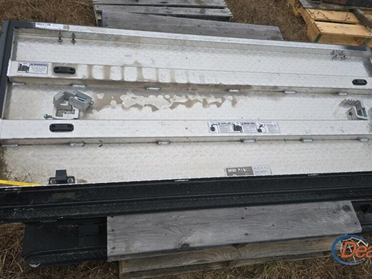 new-mid-panel-truck-bed-topper-image-1