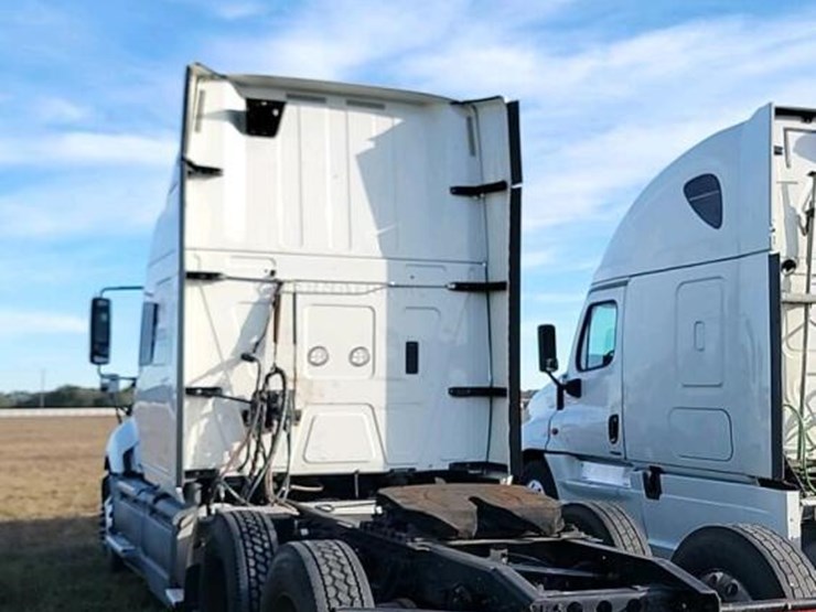 2016-international-prostar-image-3