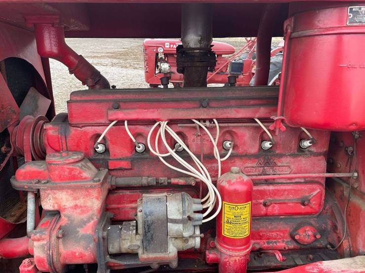 mccormick-deering-wk-40-wide-front-on-rubber-image-29