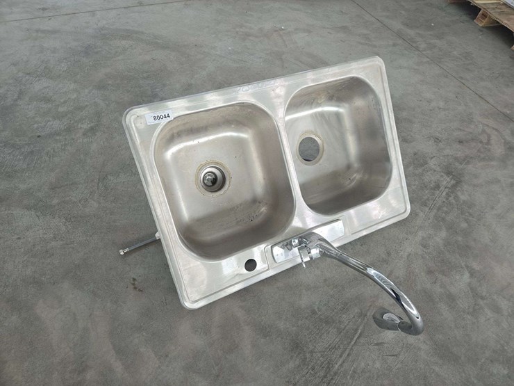 stainless-steel-sink-image-1
