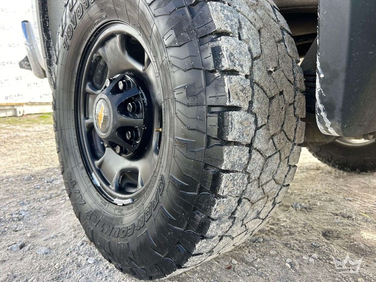 2021-chevrolet-silverado-2500-image-29