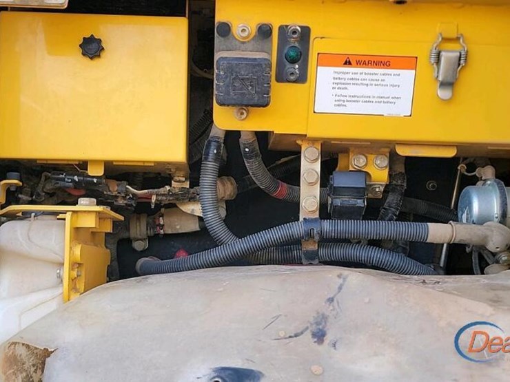 2016-komatsu-d61pxi-23-image-21