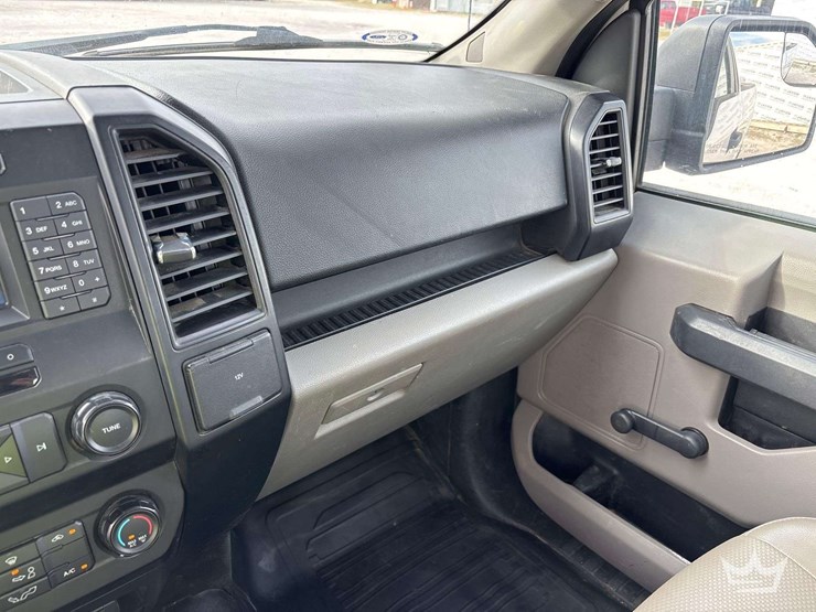 2017-ford-f150-image-21