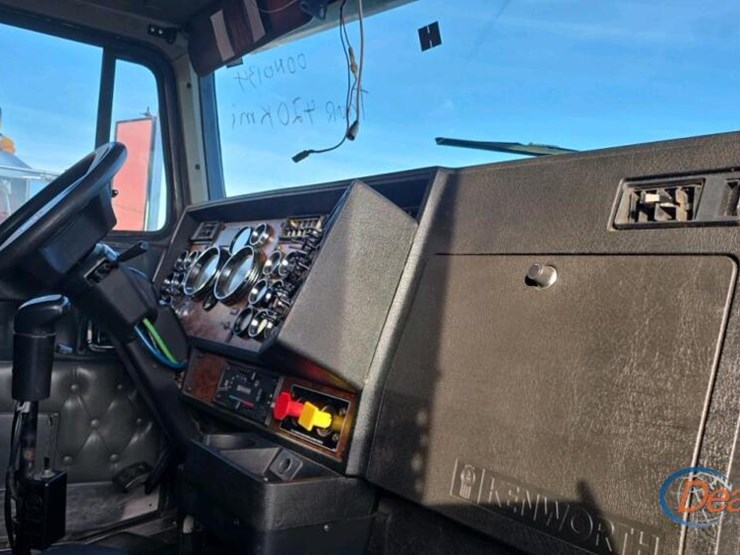 kenworth-w900-image-10