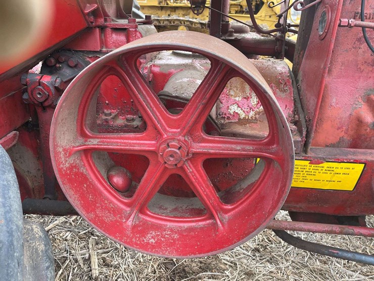 mccormick-deering-w-30-wide-front-on-rubber-image-32