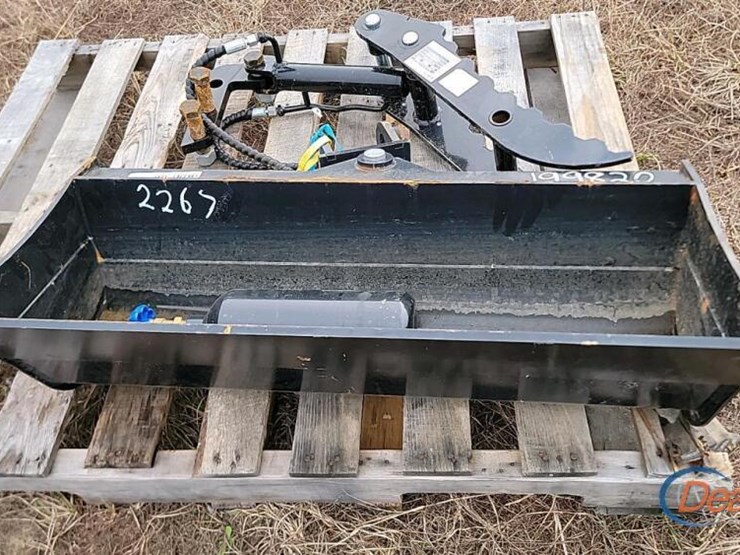 future-32"-hydraulic-tilting-bucket:-fits-1-3-ton-mini-excavator-image-2