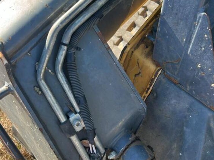 2017-deere-323e-image-12