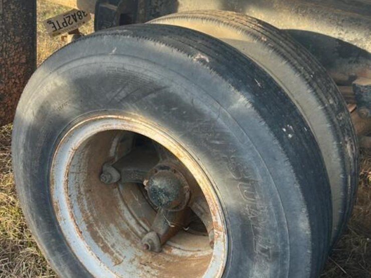 1975-chevy-ce668-truck,-s/n-cce66v160876-(no-title---bill-of-sale-only):-as-is,-non-running-image-9