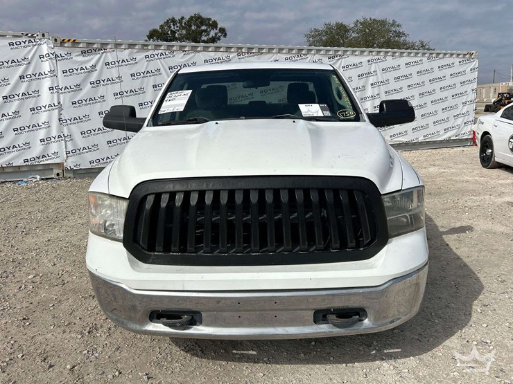 2015-dodge-1500-image-27