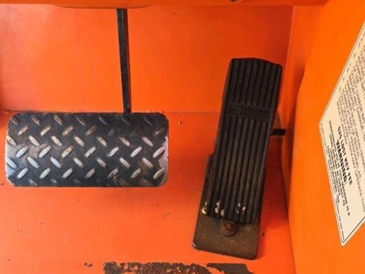 2014-sky-trak-6042-image-22