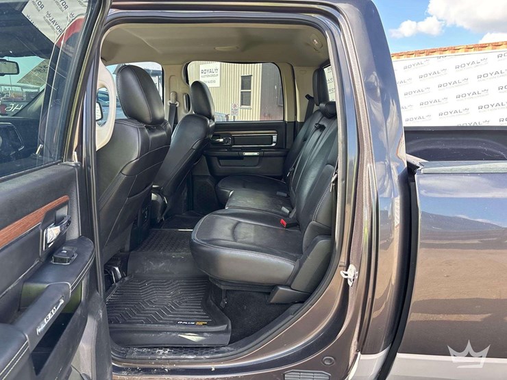 2014-dodge-1500-image-21