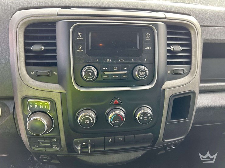 2015-dodge-1500-image-17