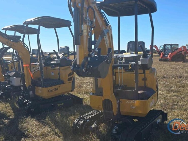 unused-2025-cfg-qk20r-mini-excavator,-s/n-9060863:-23hp-gas-eng.,-2-cylinders,-bkt.-image-17