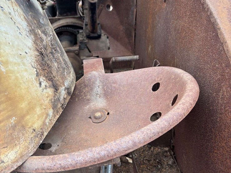 mccormick-deering-wk-40-parts-tractor-image-10