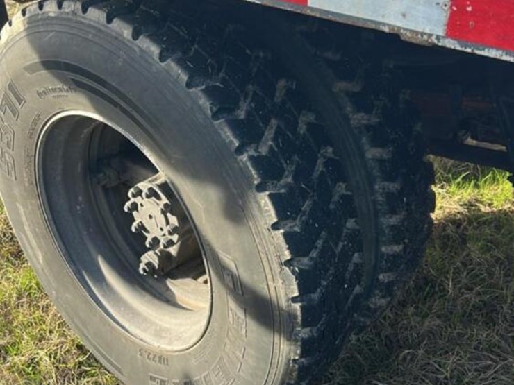 1998-international-4700-image-6